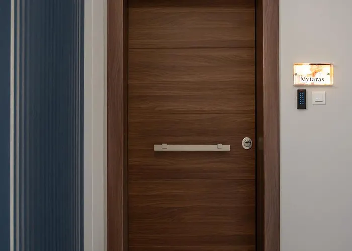 Pantheon Mytaras Apartman *